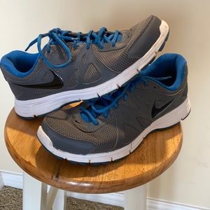Men’s Nike Revolution 2 athletic shoes